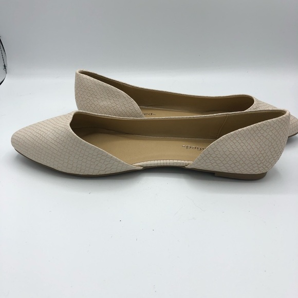 City Classified | D’Orsay Beige Snake Skin Flat - Picture 5 of 8